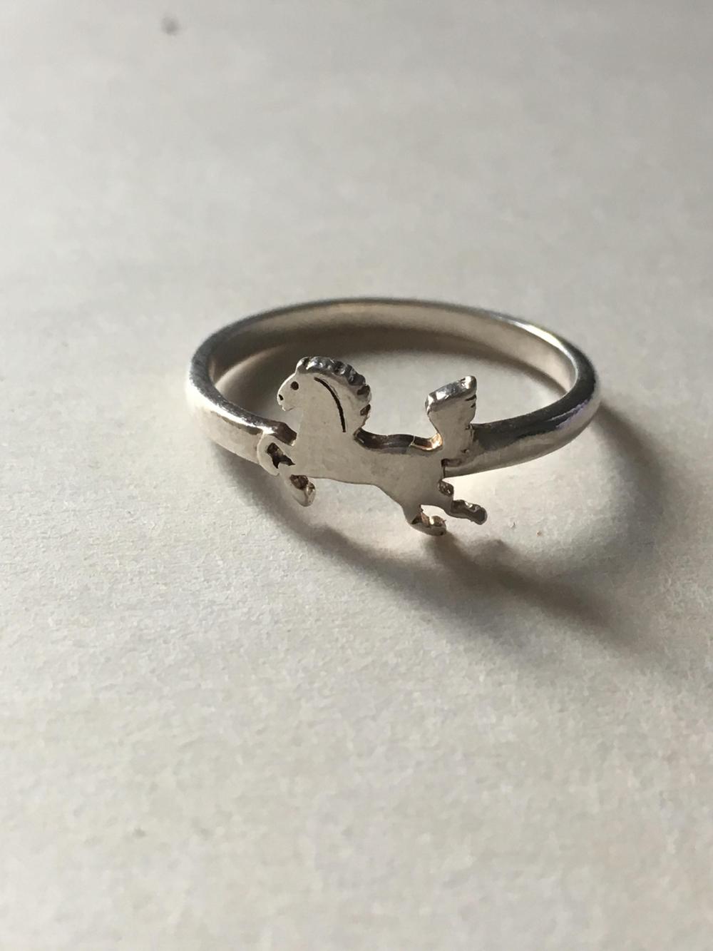 Andrea Moore - Pony Ring Silver - Size M